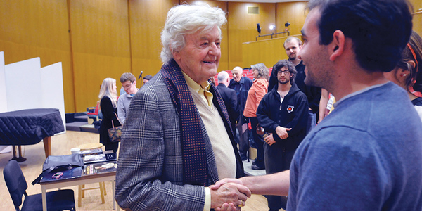 Hal Holbrook meeting a student