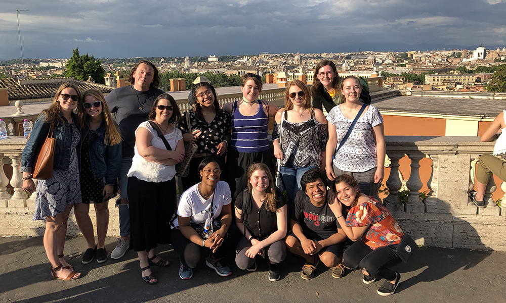 ز,Ȳַ
######### students and faculty take in a view of Rome